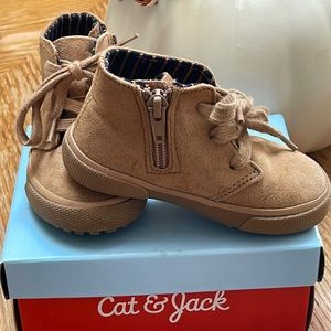 Toddler boy size 6 Cat & Jack boots